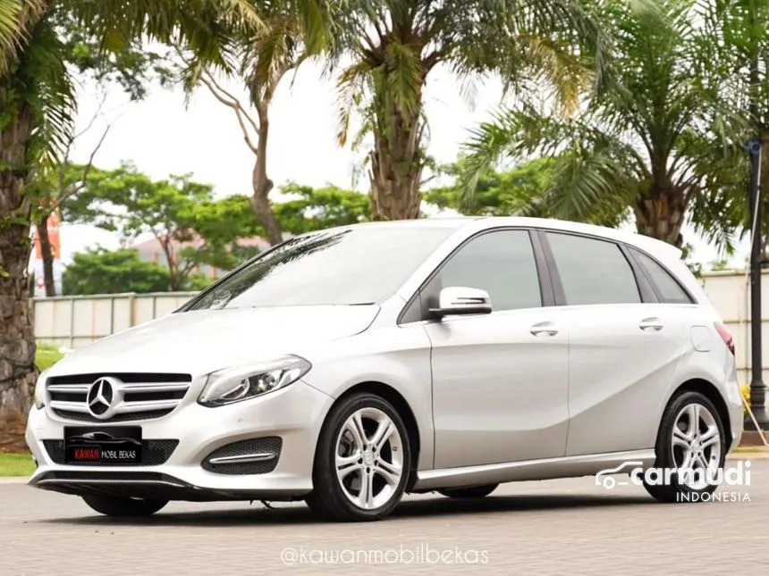 2015 Mercedes-Benz B200 Sport Hatchback