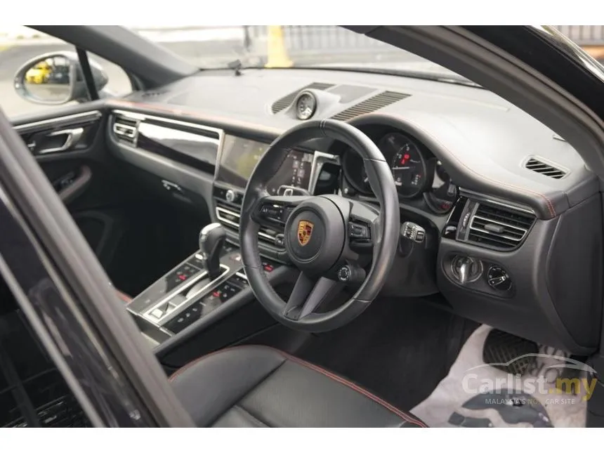 2022 Porsche Macan SUV