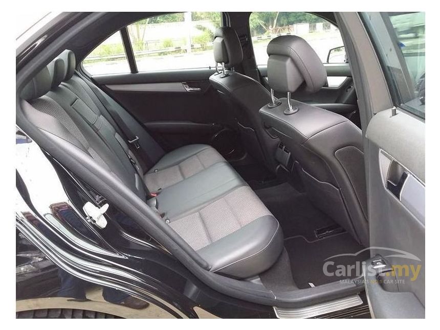 Mercedes-Benz C180 2010 Mercedes-Benz C180 1.8 in Johor 