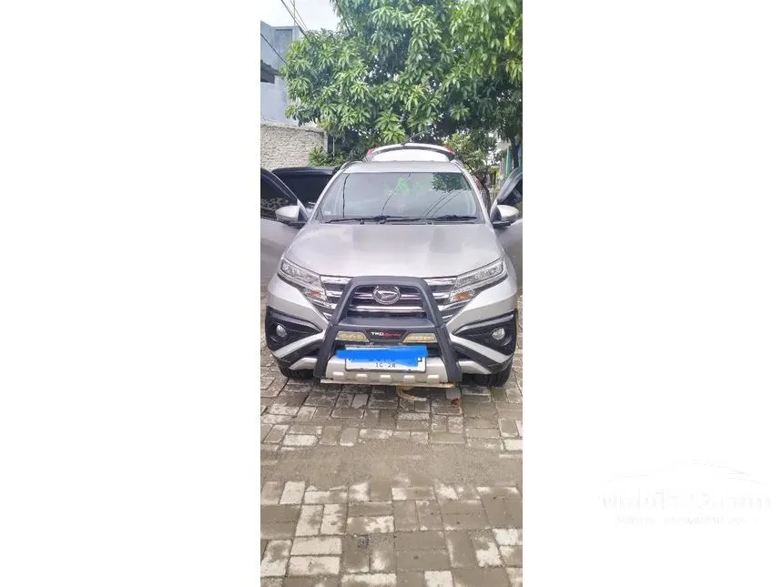Jual Mobil Daihatsu Terios 2018 R 1.5 di Banten Manual SUV Silver Rp 165.000.000