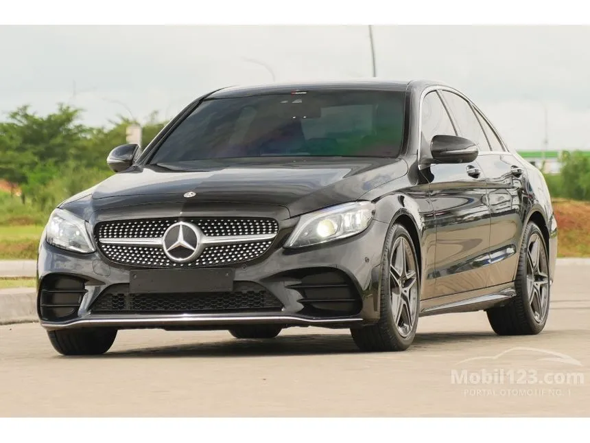 2019 Mercedes-Benz C300 AMG Line Sedan