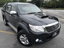 Toyota Hilux 2.5 G VNT Pickup Truck AT D4D 4x4 Durable Truck in Town