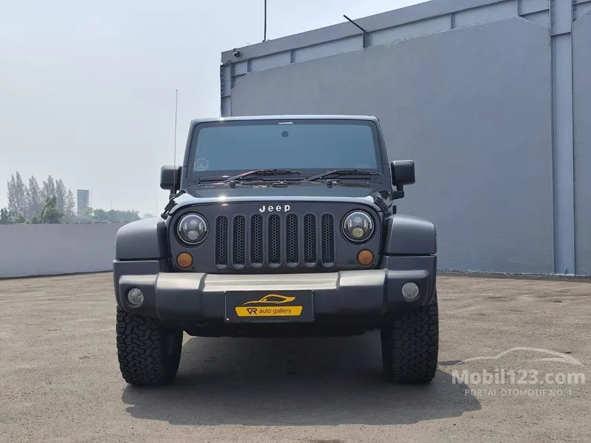 Jual Mobil Jeep Wrangler 2010 Rubicon 3.8 di DKI Jakarta Automatic SUV Hitam Rp 575.000.000