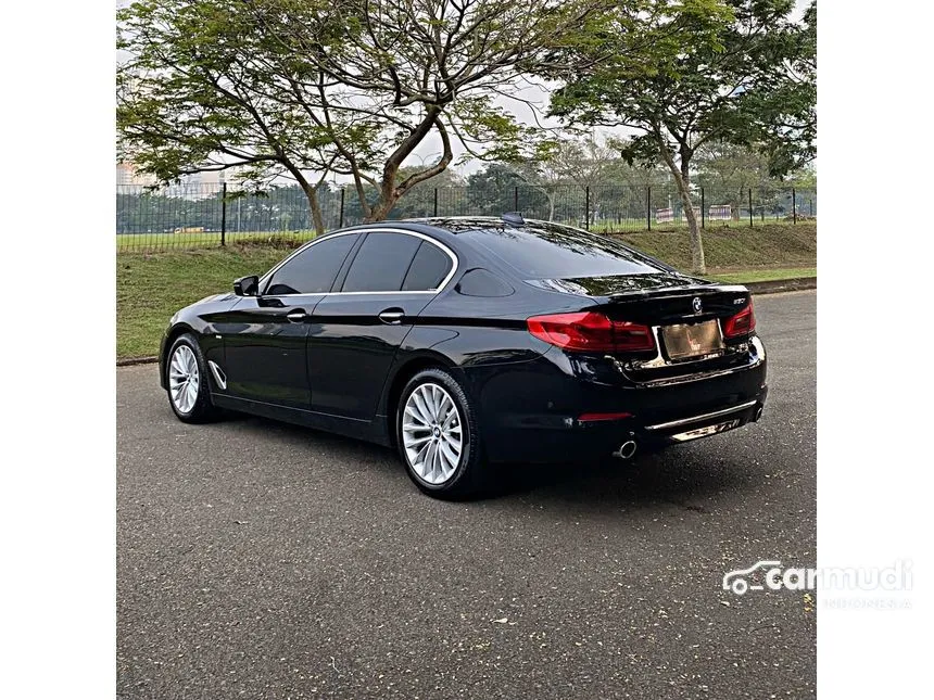2018 BMW 530i Luxury Sedan