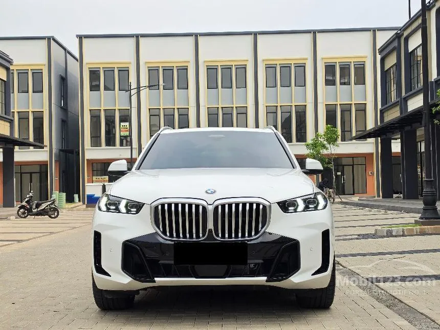 2025 BMW X5 xDrive40i M Sport SUV