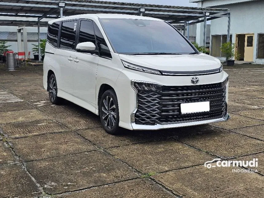 2023 Toyota Voxy (Premium Color) MPV