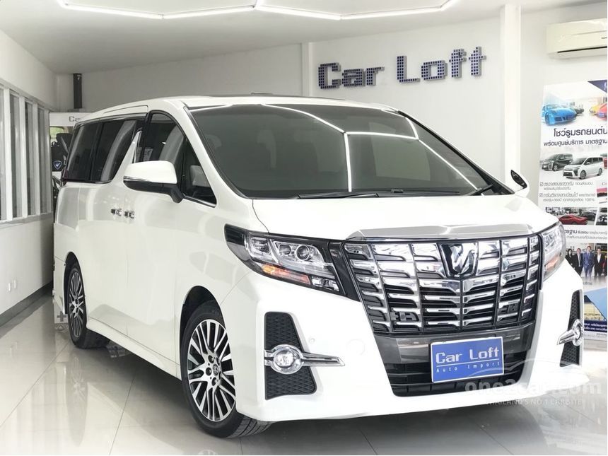 Toyota alphard 2017 года