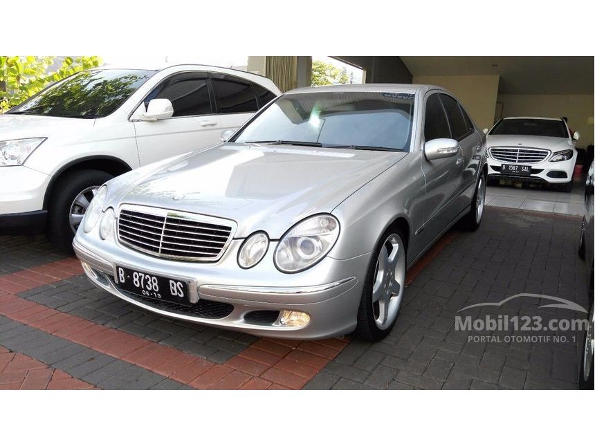 Jual Mobil Mercedes-Benz E260 2004 E260 2.6 di Banten 