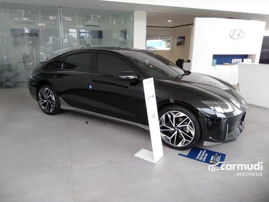 2023 Hyundai IONIQ 6 Signature Long Range Sedan