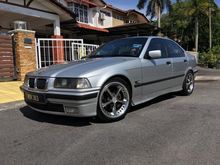 1994 BMW 325i 2.5 Sedan