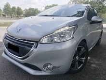 PEUGEOT 208 4DOORS 100% ORIGINAL CONDITIONS UNDER WARRANTY BY PEUGEOT