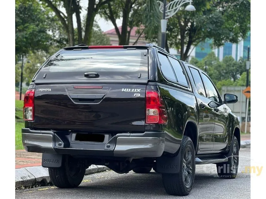 2021 Toyota Hilux E Dual Cab Pickup Truck