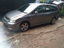 2004 Honda Stream 2.0 2 MPV