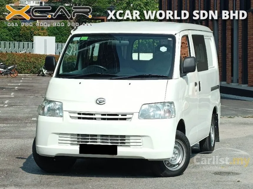 2022 Daihatsu Gran Max Semi Panel Van