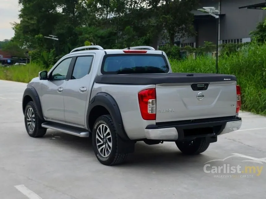 2018 Nissan Navara NP300 VL Plus Black Pickup Truck