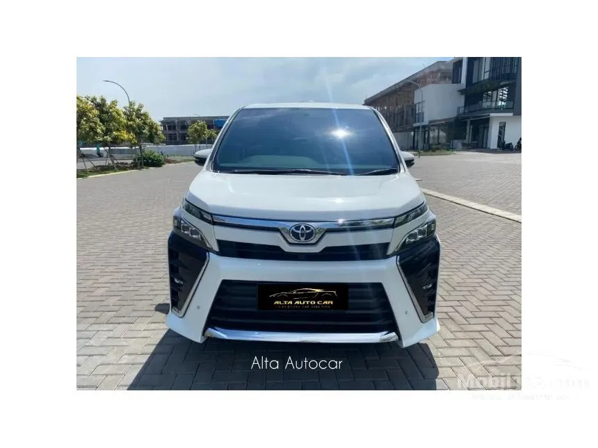 Jual Mobil Toyota Voxy 2018 2.0 di Banten Automatic Wagon Putih Rp 375.000.000