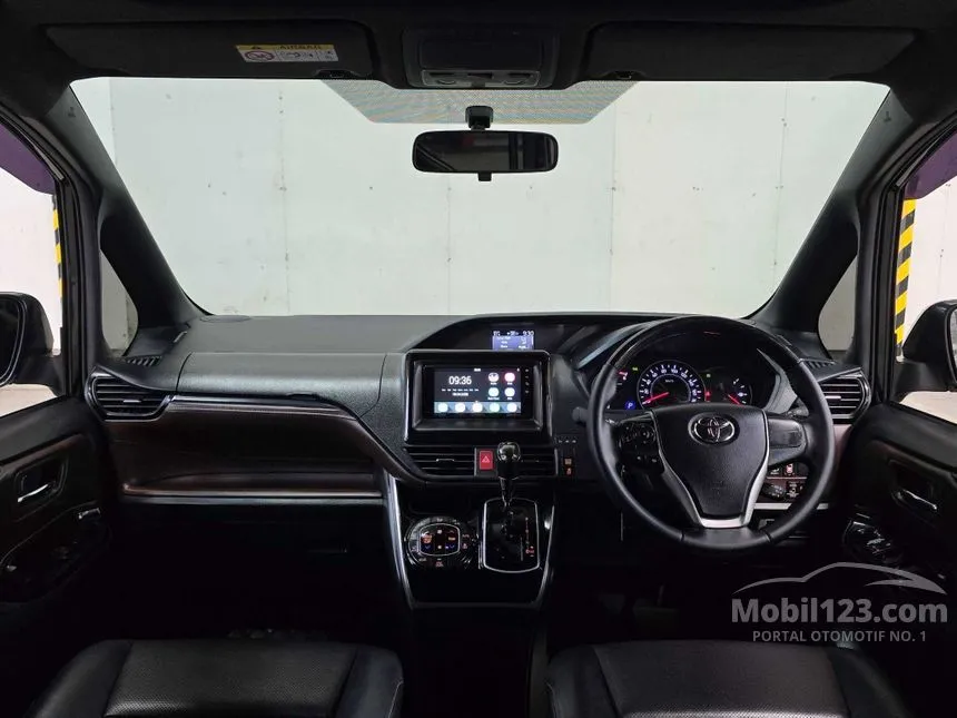 2021 Toyota Voxy MPV