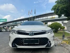 2018 Toyota Camry 2.5 Hybrid Luxury Sedan
