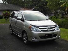 Toyota Kijang Innova 2.0 V Extra 2005