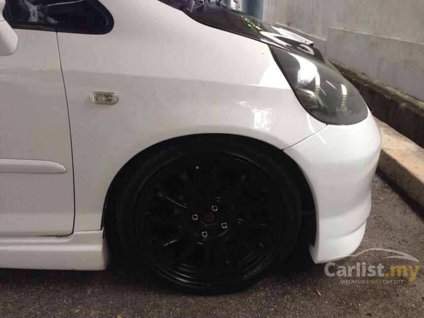 Honda FIT 2004 1.5 in Johor Automatic Hatchback White for 