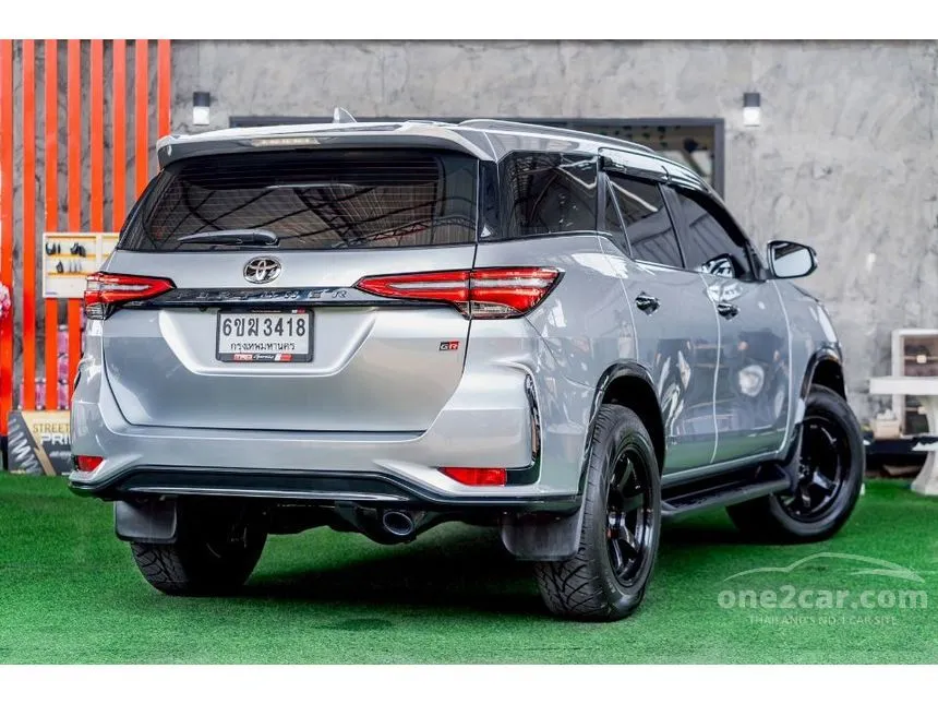 2016 Toyota FORTUNER V SUV