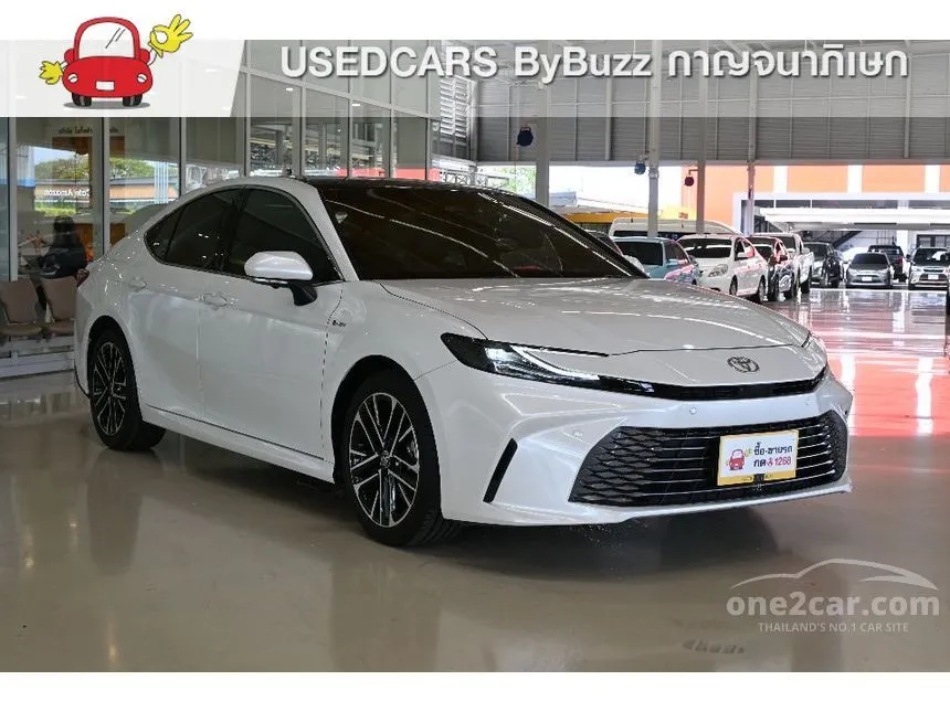 2025 Toyota CAMRY HEV Premium Luxury Sedan