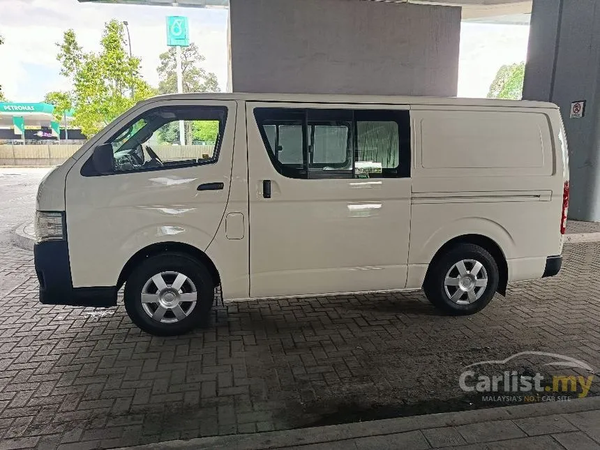 2011 Toyota Hiace Semi Panel Van Van