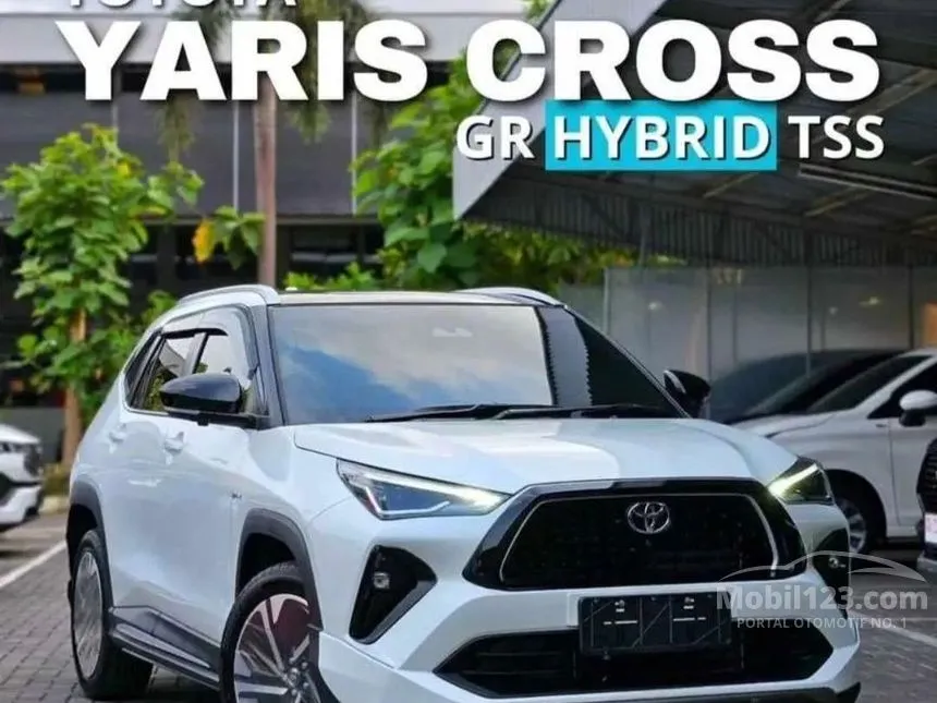 Jual Mobil Toyota Yaris Cross 2024 S GR Parts Aero Package HEV 1.5 di Sulawesi Utara Automatic Wagon Putih Rp 409.950.000