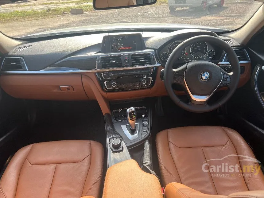 2016 BMW 318i Luxury Sedan