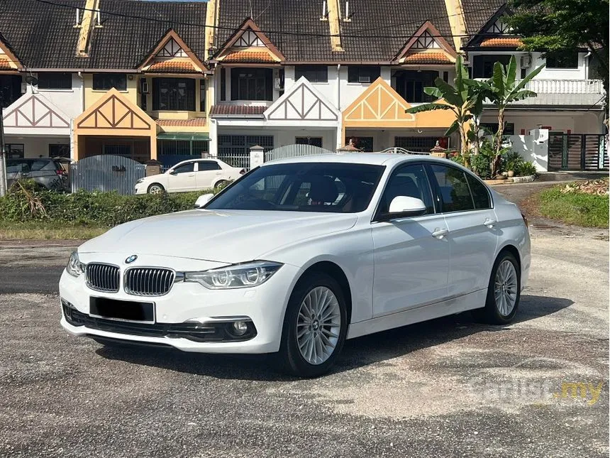 2016 BMW 318i Luxury Sedan