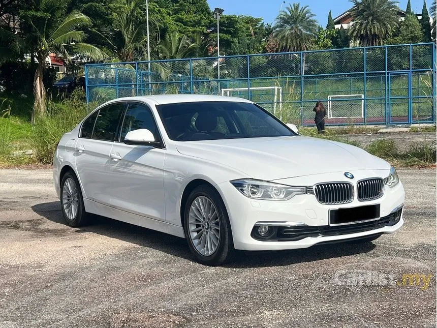 2016 BMW 318i Luxury Sedan