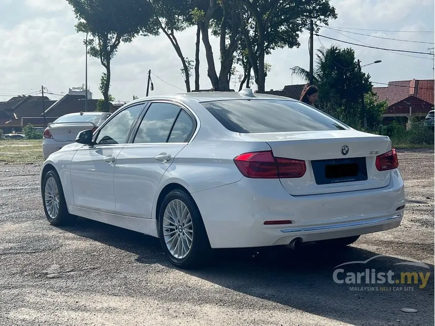2016 BMW 318i Luxury Sedan