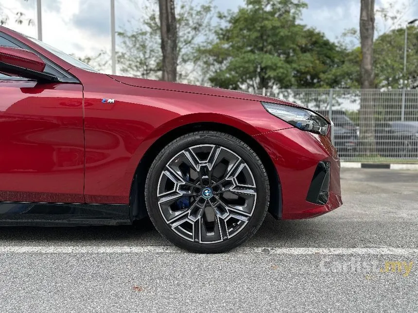 2025 BMW i5 eDrive40 M Sport Sedan