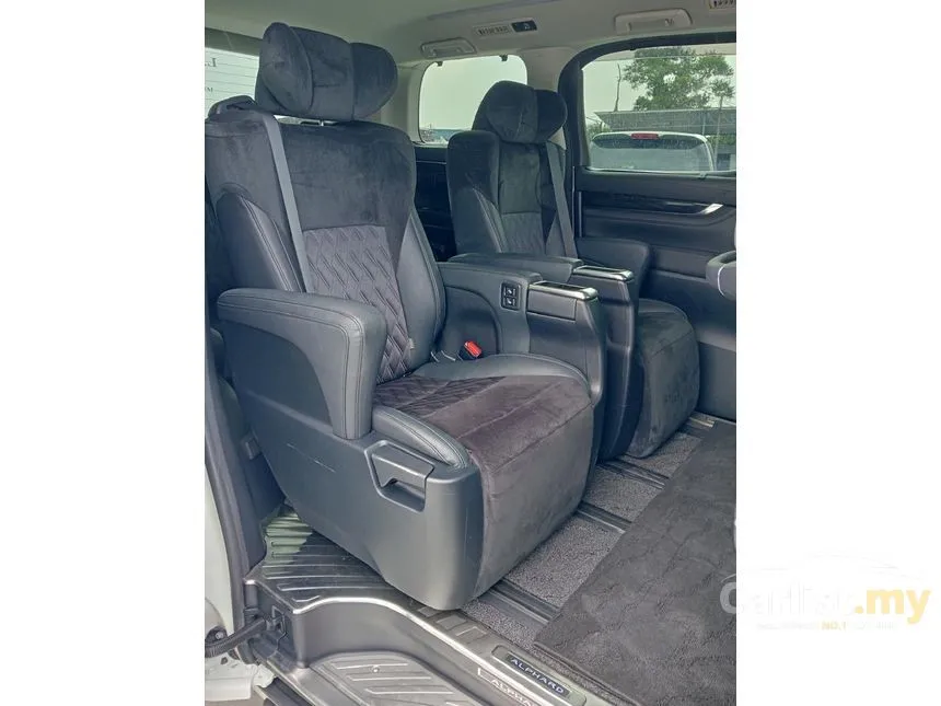 2015 Toyota Alphard SC MPV