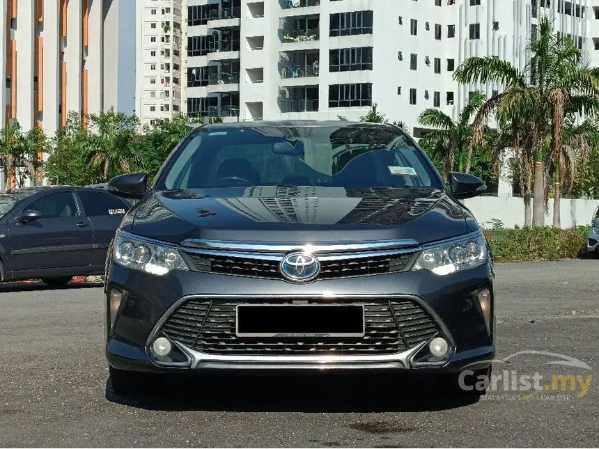 2017 Toyota Camry Hybrid Premium Sedan