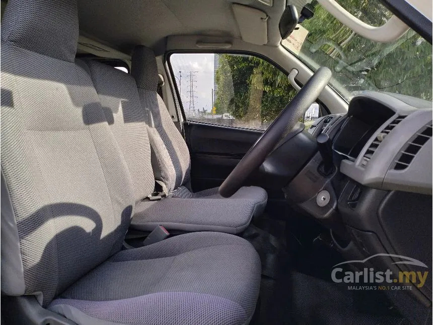 2007 Toyota Hiace Window Van Van
