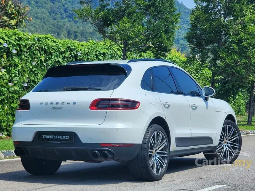 2016 Porsche Macan SUV