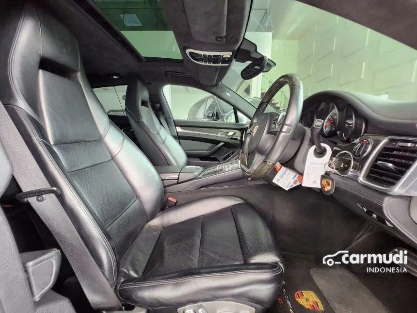 2010 Porsche Panamera Turbo Hatchback