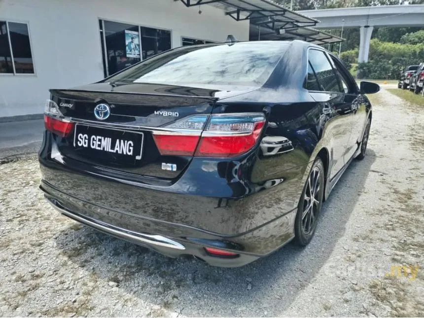 2015 Toyota Camry Hybrid Sedan