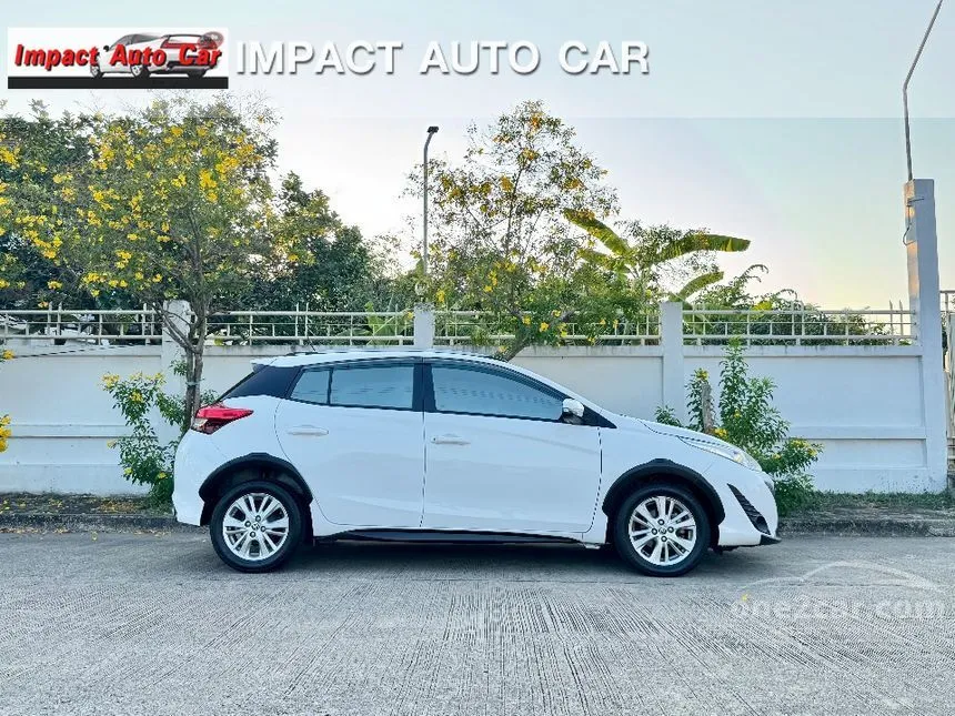 2018 Toyota YARIS E Hatchback