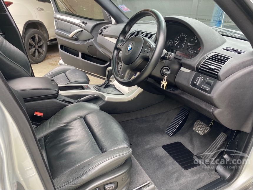 BMW X5 2001 4.4 in กรุงเทพและปริมณฑล Automatic SUV สีเทา for 499,000