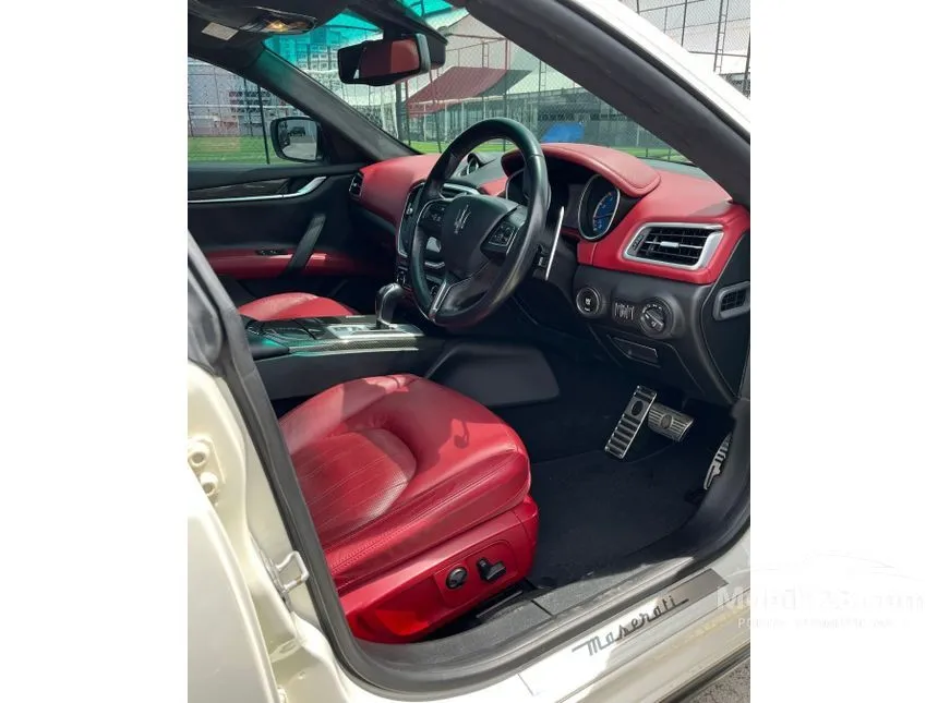 2014 Maserati Ghibli Sedan