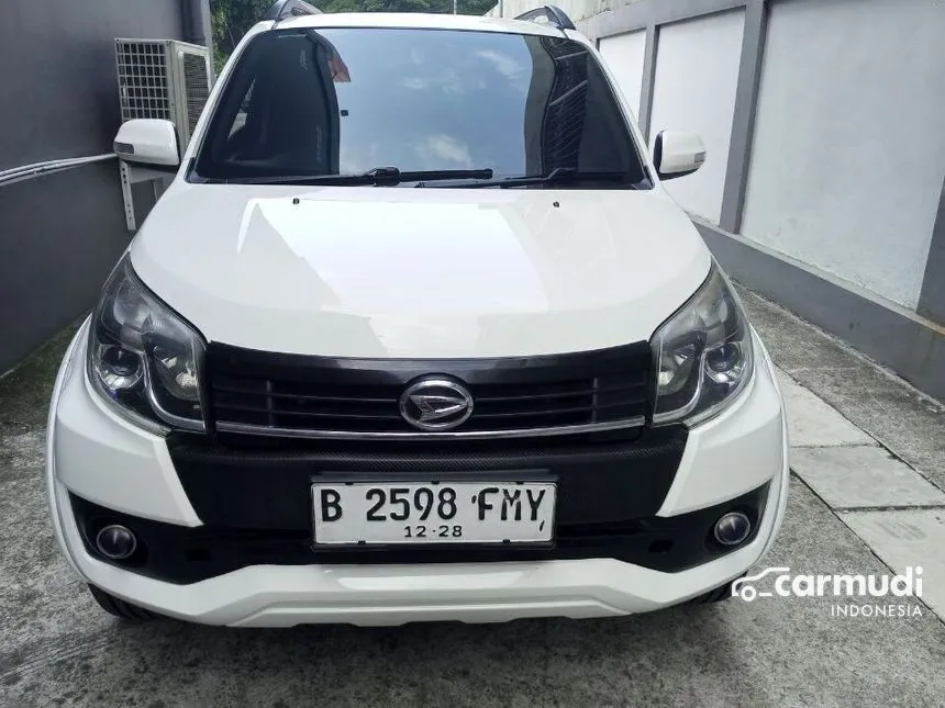 Jual Mobil Daihatsu Terios 2016 R 1.5 di Banten Automatic SUV Putih Rp 170.000.000