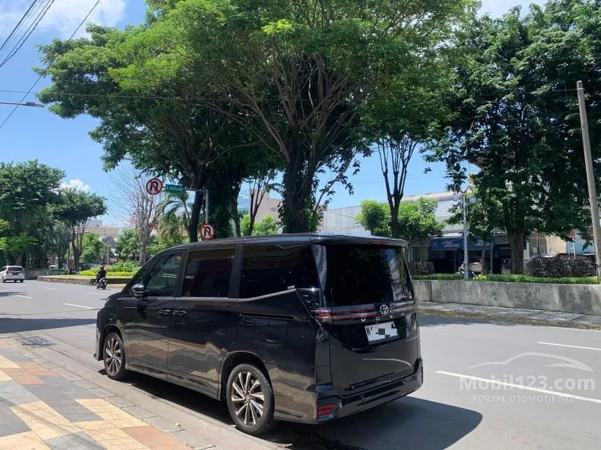 2023 Toyota Voxy (Premium Color) MPV