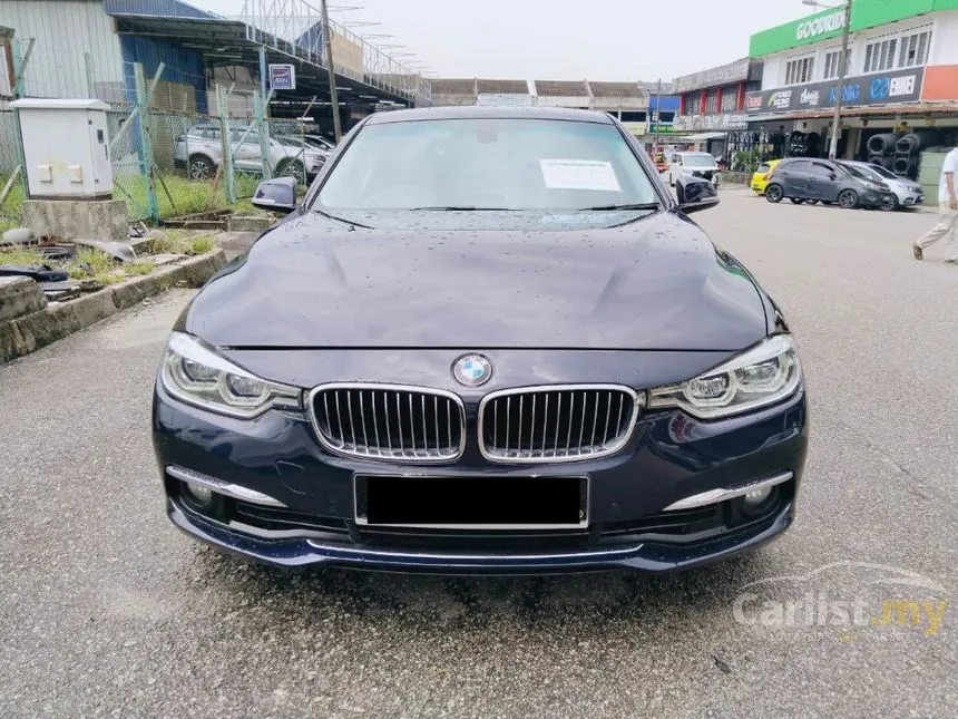 2016 BMW 318i Luxury Sedan