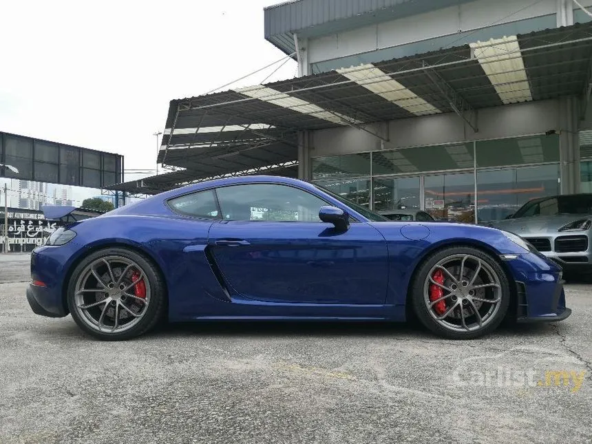 2022 Porsche 718 Cayman GT4 Coupe