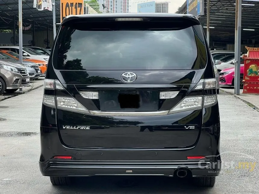 2013 Toyota Vellfire Z MPV