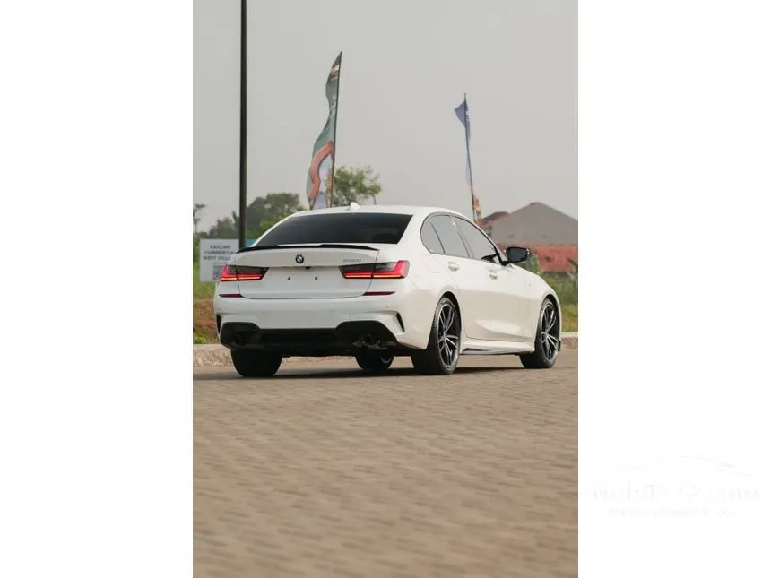 2022 BMW 330i M Sport Sedan