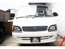 2002 Toyota Hiace 2.4 Van -- WELL MAINTAINED --