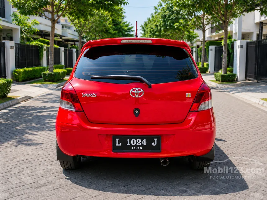 2011 Toyota Yaris J Hatchback